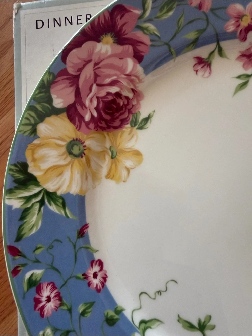NWT Waverly Masterpiece “Garden Room” set of 2 dinner plates.